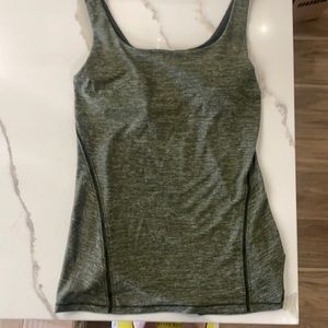 Lululemon green top